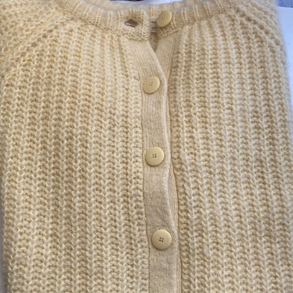 Sezane Emile in Pastel Yellow (XS) - Picture 4 of 11